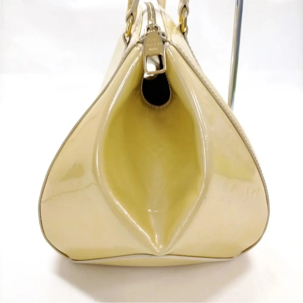 Louis Vuitton Sherwood GM Vernis Yellow Patent Leather Shoulder Bag Authentic